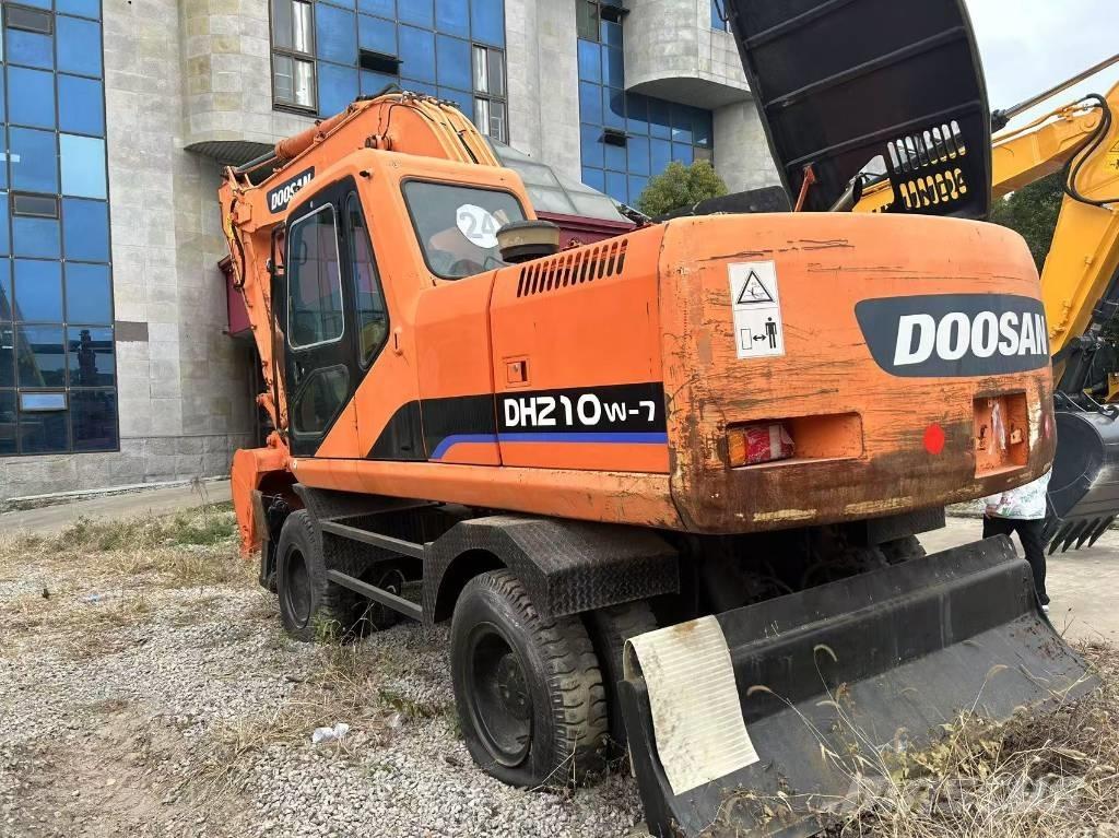 Doosan DH 210 W-7  휠 굴삭기