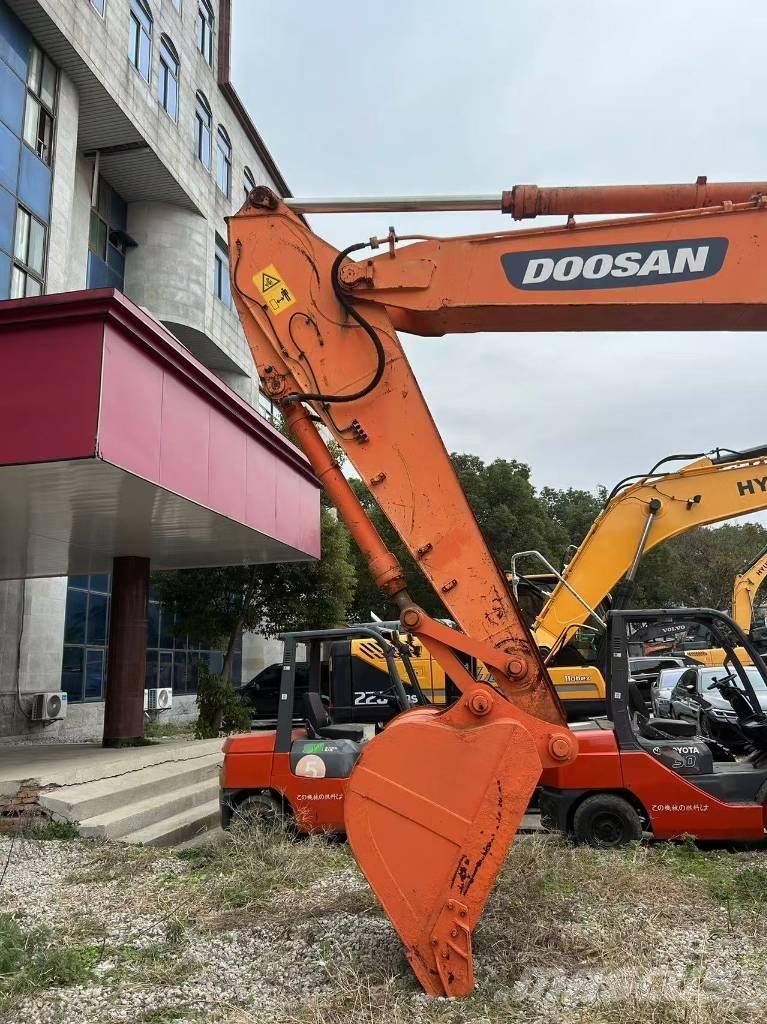 Doosan DH 210 W-7  휠 굴삭기