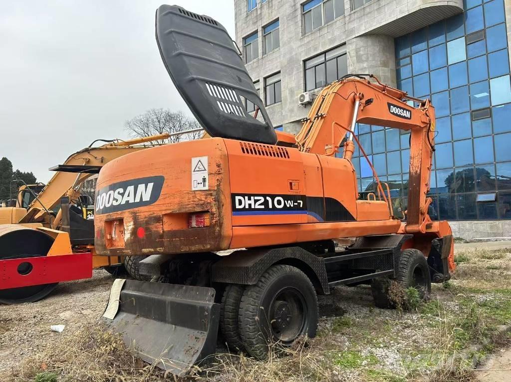 Doosan DH 210 W-7  휠 굴삭기