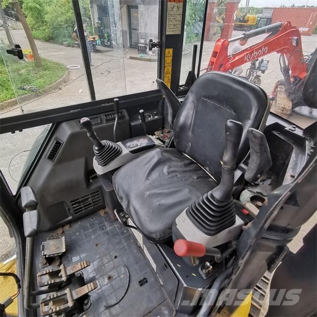 Komatsu PC 35 M-2 소형 굴삭기 7톤 미만