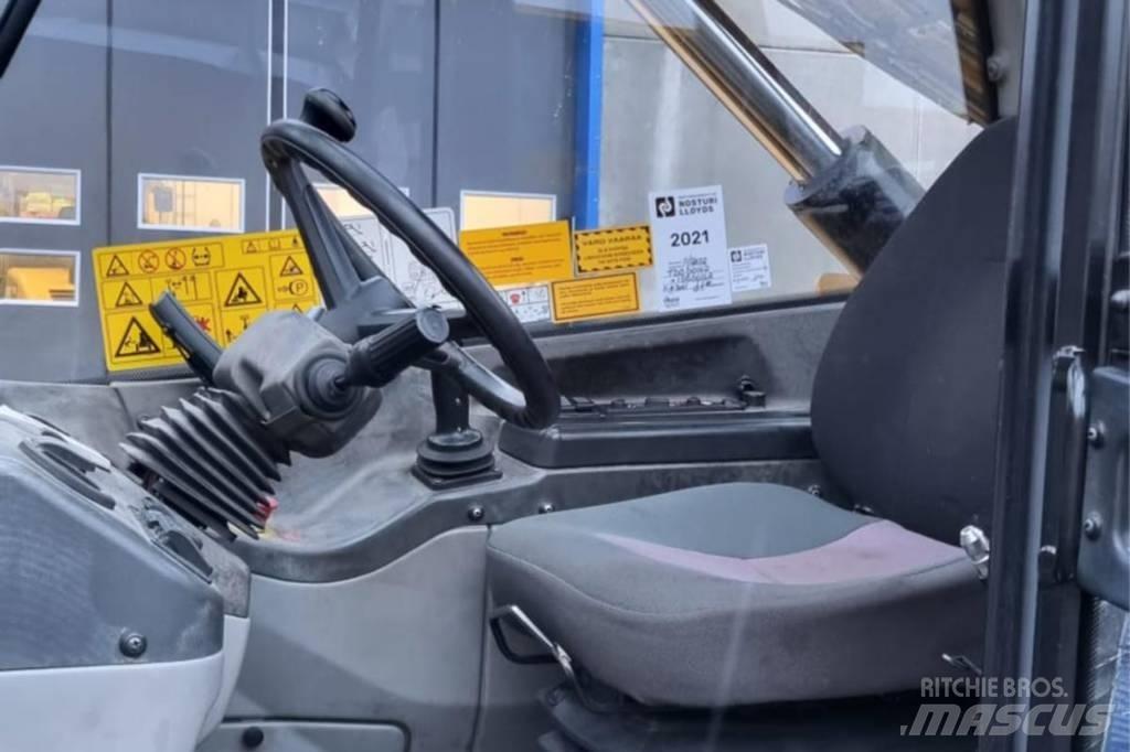 CAT TH 414 텔러 핸들러