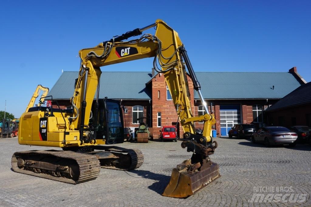 CAT 320 FL 대형 굴삭기 29톤 이상