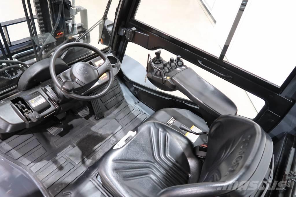 Toyota 40-8FD60N 디젤 지게차