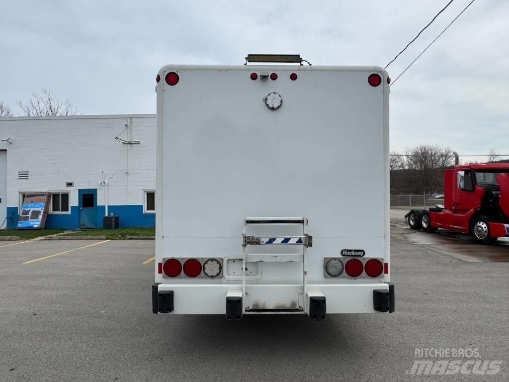 Freightliner M2 음료 배달 트럭