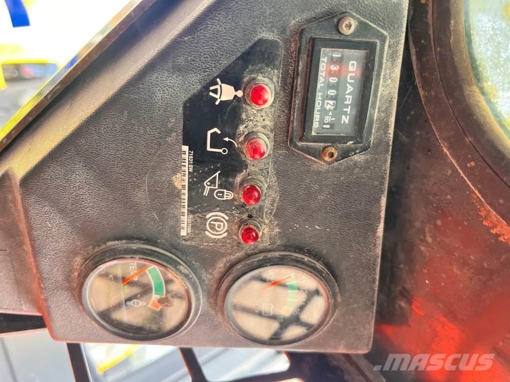 Bobcat S70  스키드로더