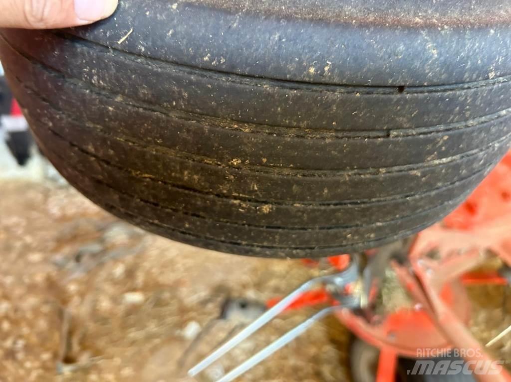 Kuhn GF10812 갈퀴 및 테더