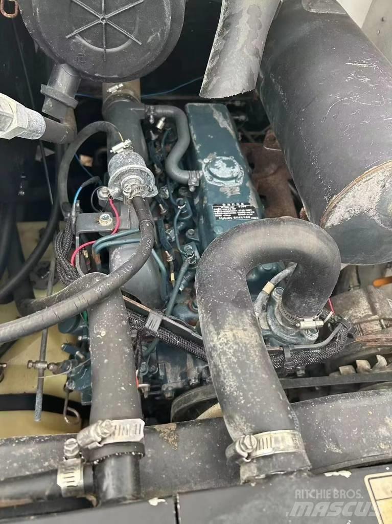 Bobcat S 16  스키드로더