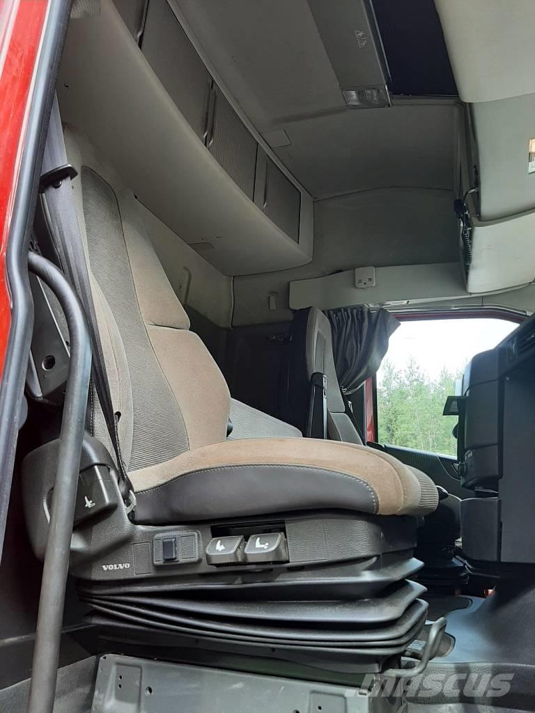 Volvo FH 13 우드칩 트럭