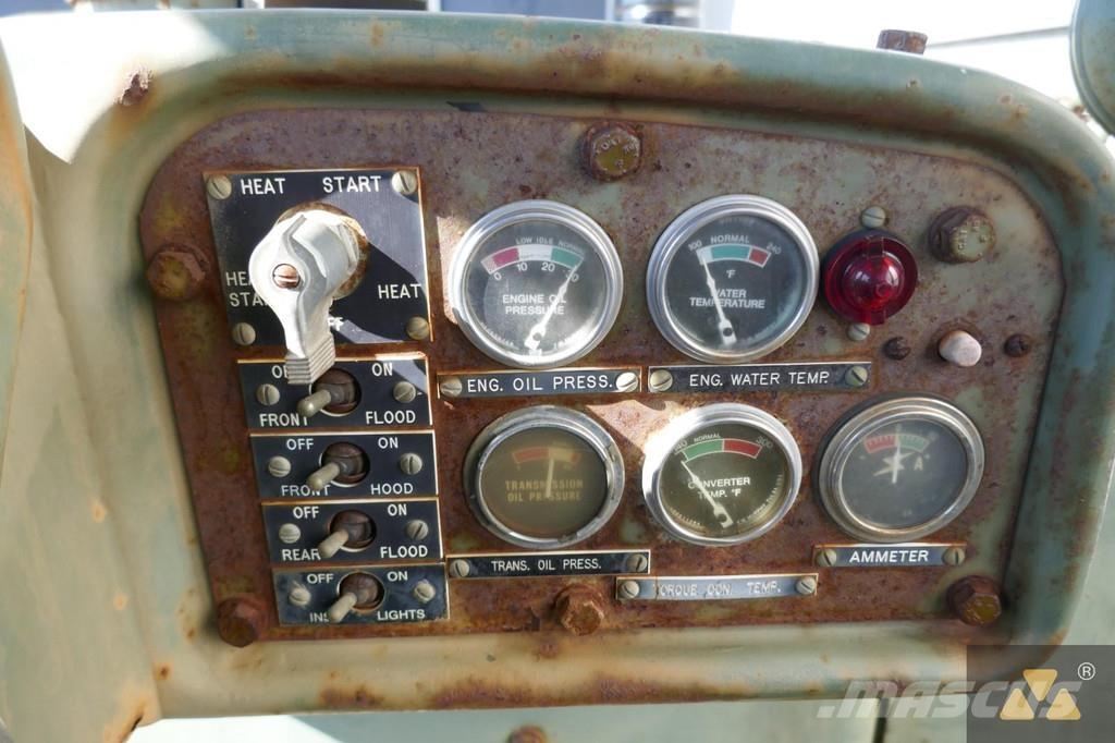 CAT D7F Ex-army 크롤러 도저