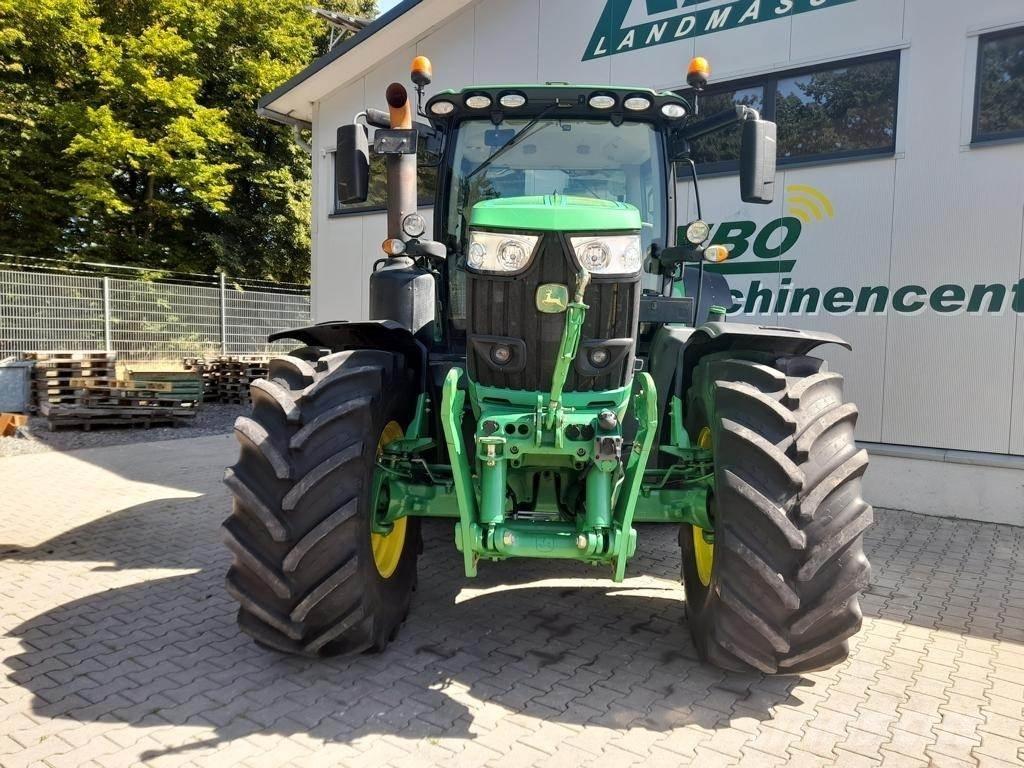 John Deere 6215R 트랙터