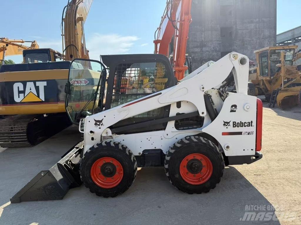 Bobcat S 770  스키드로더