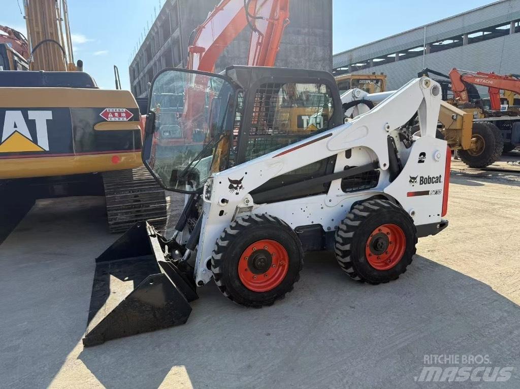 Bobcat S 770  스키드로더