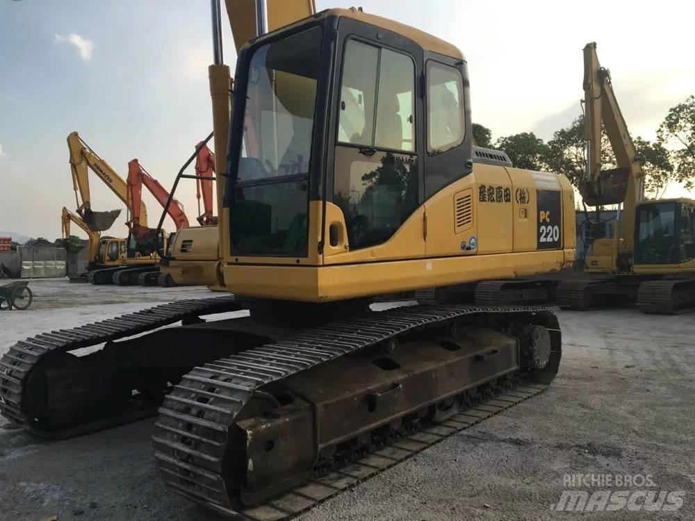 Komatsu PC 220-7 대형 굴삭기 29톤 이상