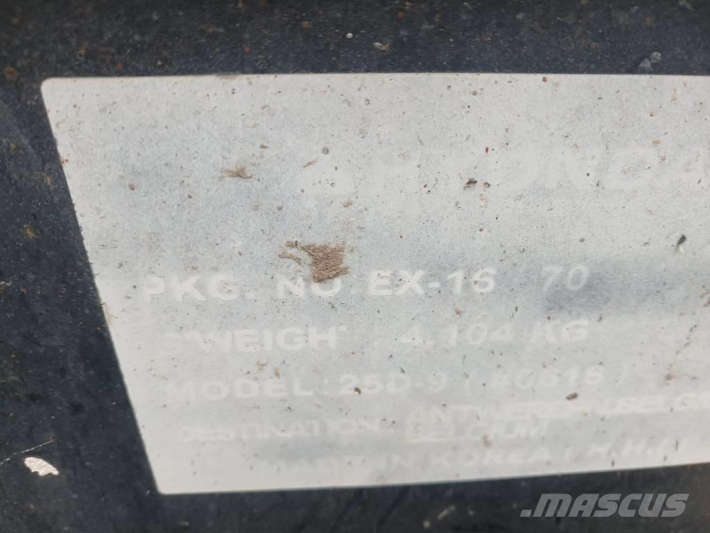 Hyundai 25 D-9 디젤 지게차