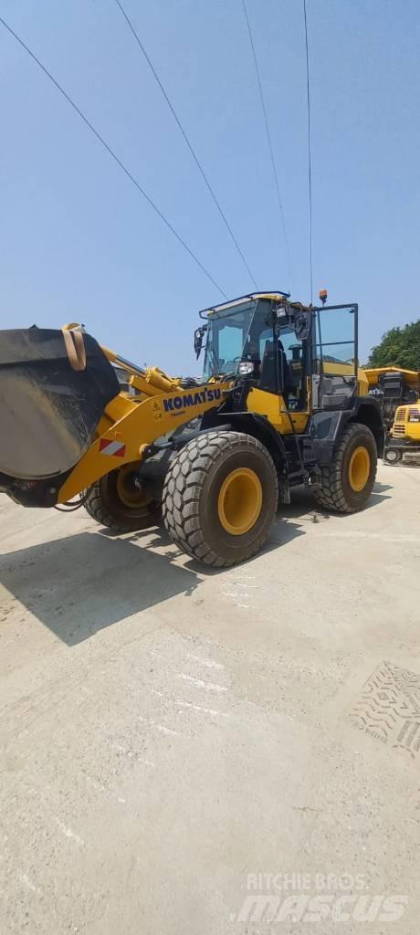 Komatsu WA270-8  휠로우더