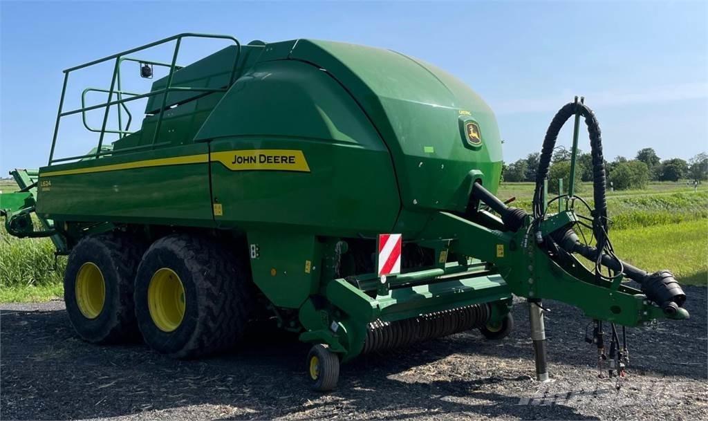 John Deere L624 각형 곤포기