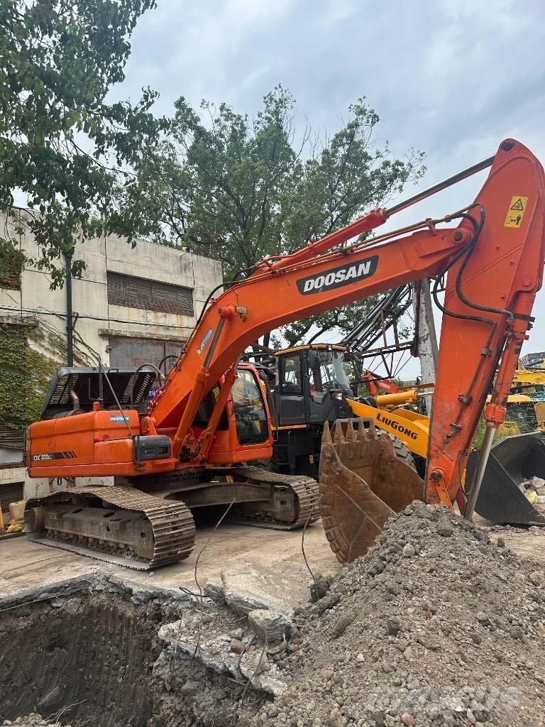 Doosan DX300 대형 굴삭기 29톤 이상
