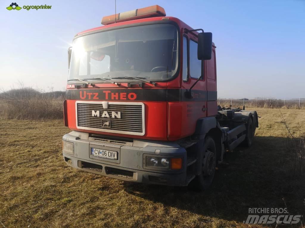 MAN F2001 훅 리프트 트럭