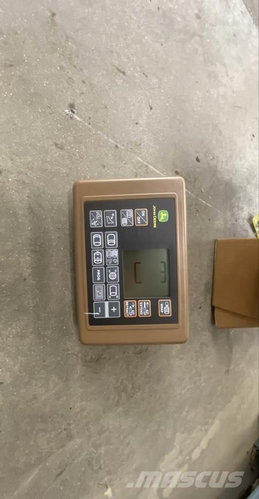 John Deere V461M 원형 곤포기