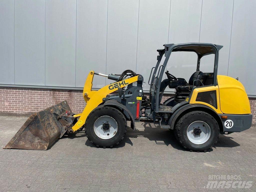 Gehl AL650  휠로우더