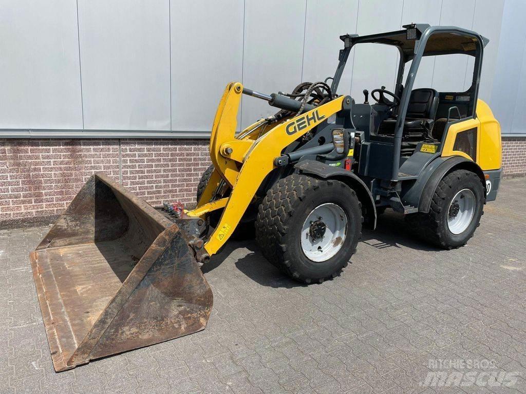 Gehl AL650  휠로우더