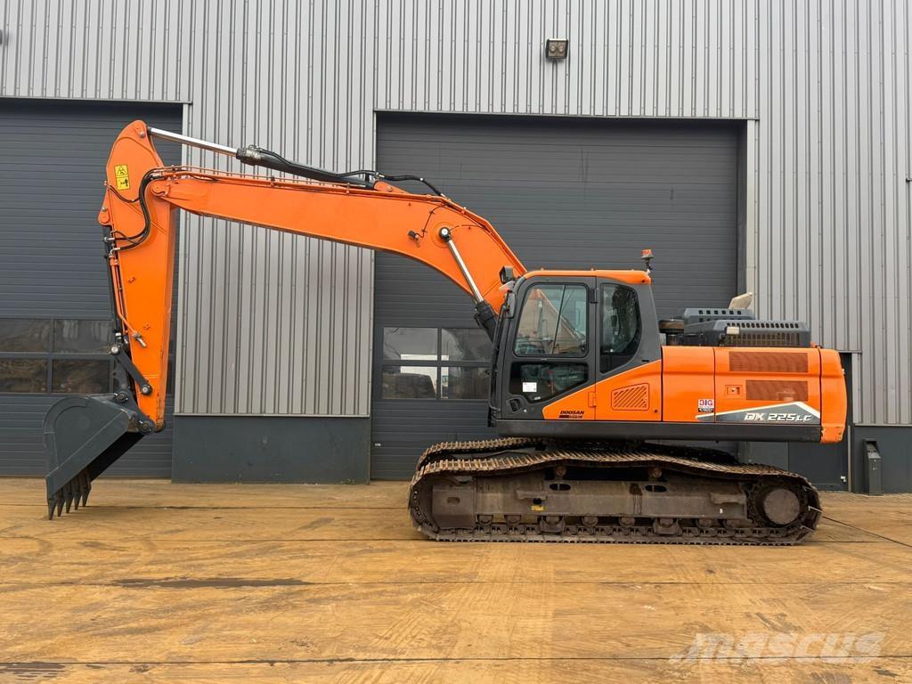 Doosan DX225LC-7 대형 굴삭기 29톤 이상