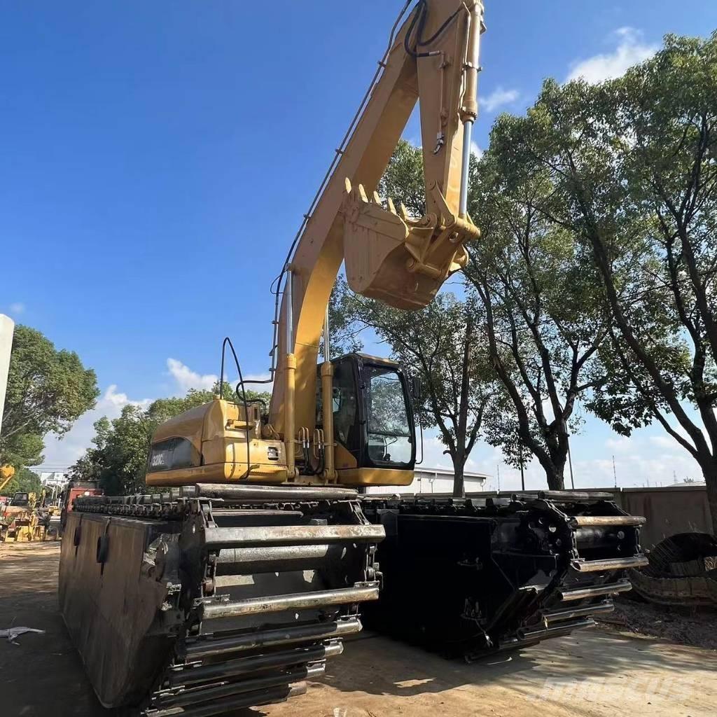 CAT 320 C 수륙양용 굴삭기