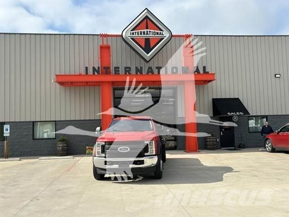 Ford F550 SD 플랫베드/드롭사이드 트럭