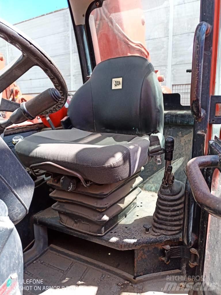 JCB 535-125 텔러 핸들러