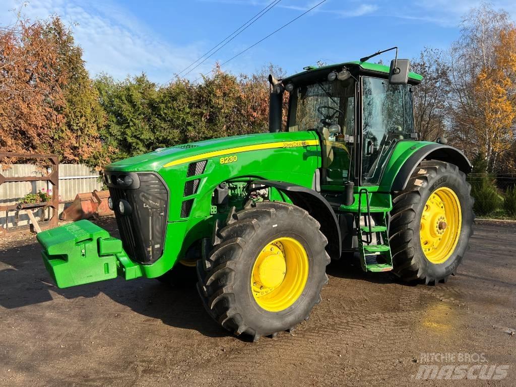 John Deere 8230 트랙터