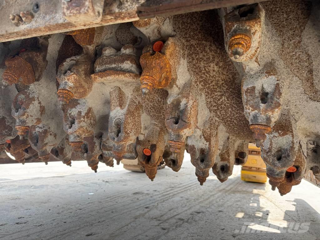 Wirtgen W 150 CFI 아스팔트 콜드 밀링 기계