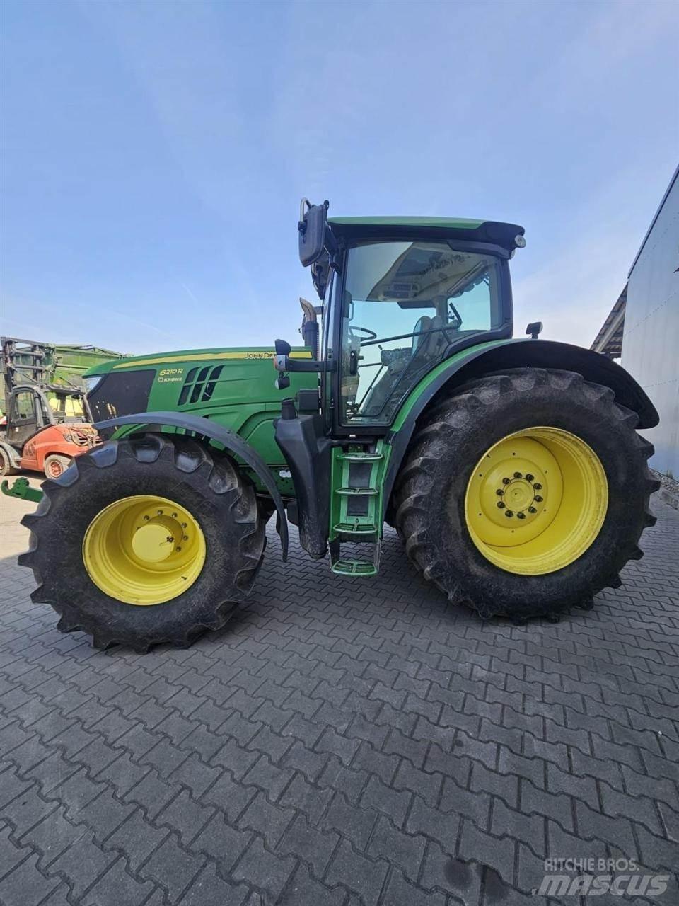 John Deere 6210R 트랙터