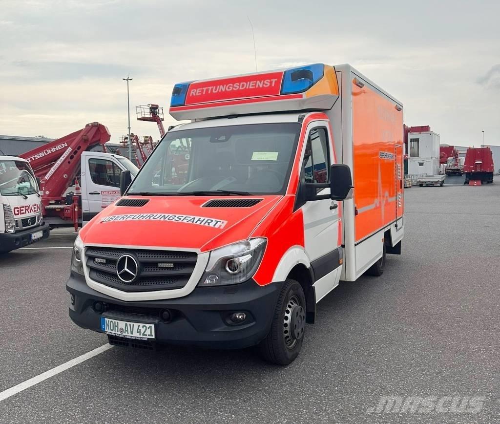 Mercedes-Benz 1032 구급차
