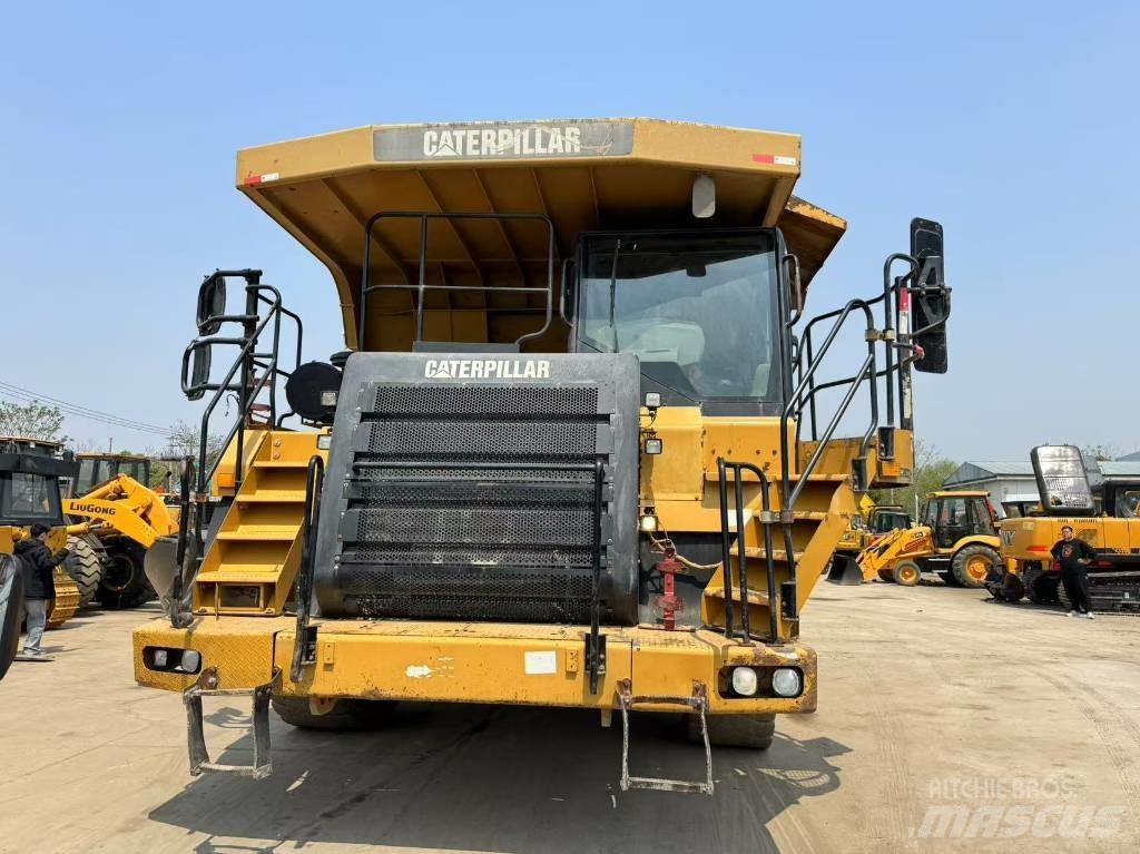 CAT 773 F 초대형 덤프 트럭