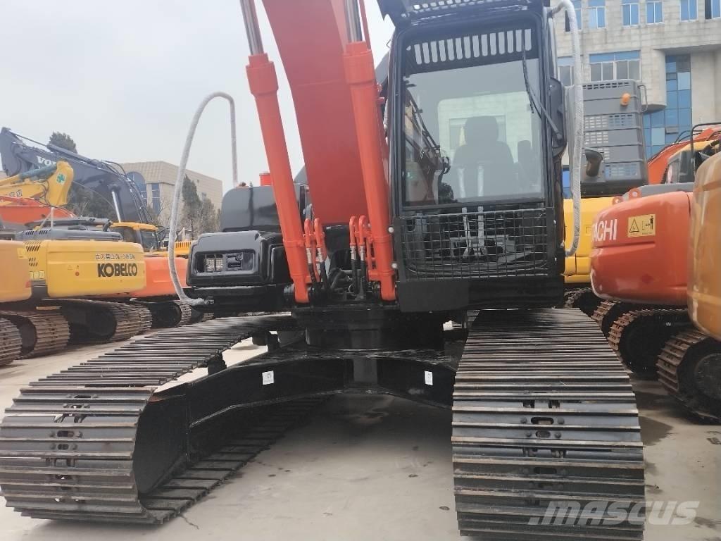 Hitachi ZX 200 대형 굴삭기 29톤 이상