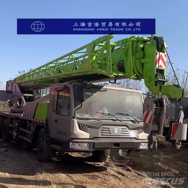 Zoomlion QY 30 V A/T 크레인