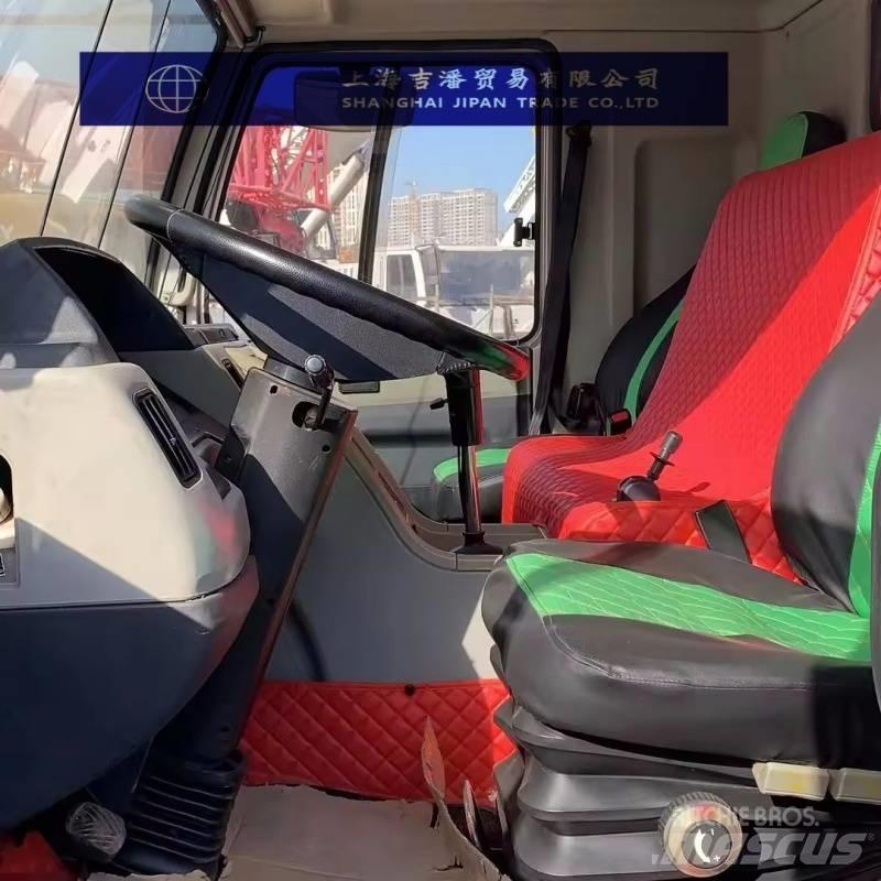 Zoomlion QY 30 V A/T 크레인