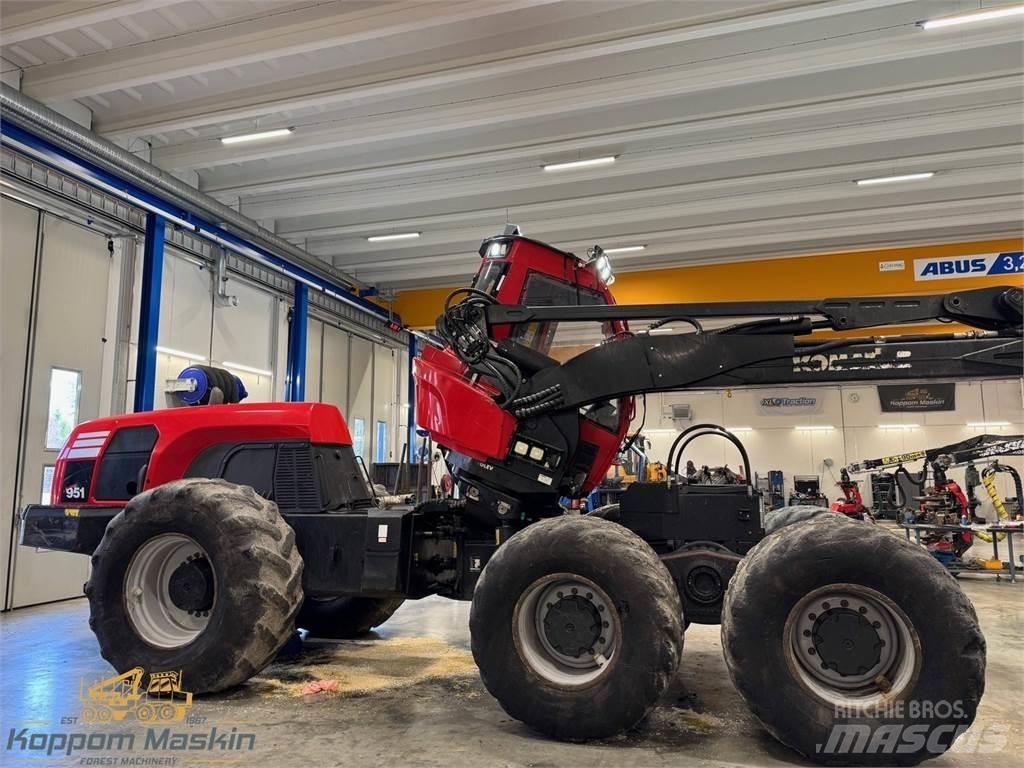 Komatsu 951 원목 하베스터