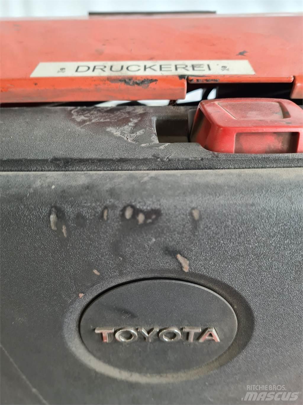 Toyota LWE 250 경량 리프터
