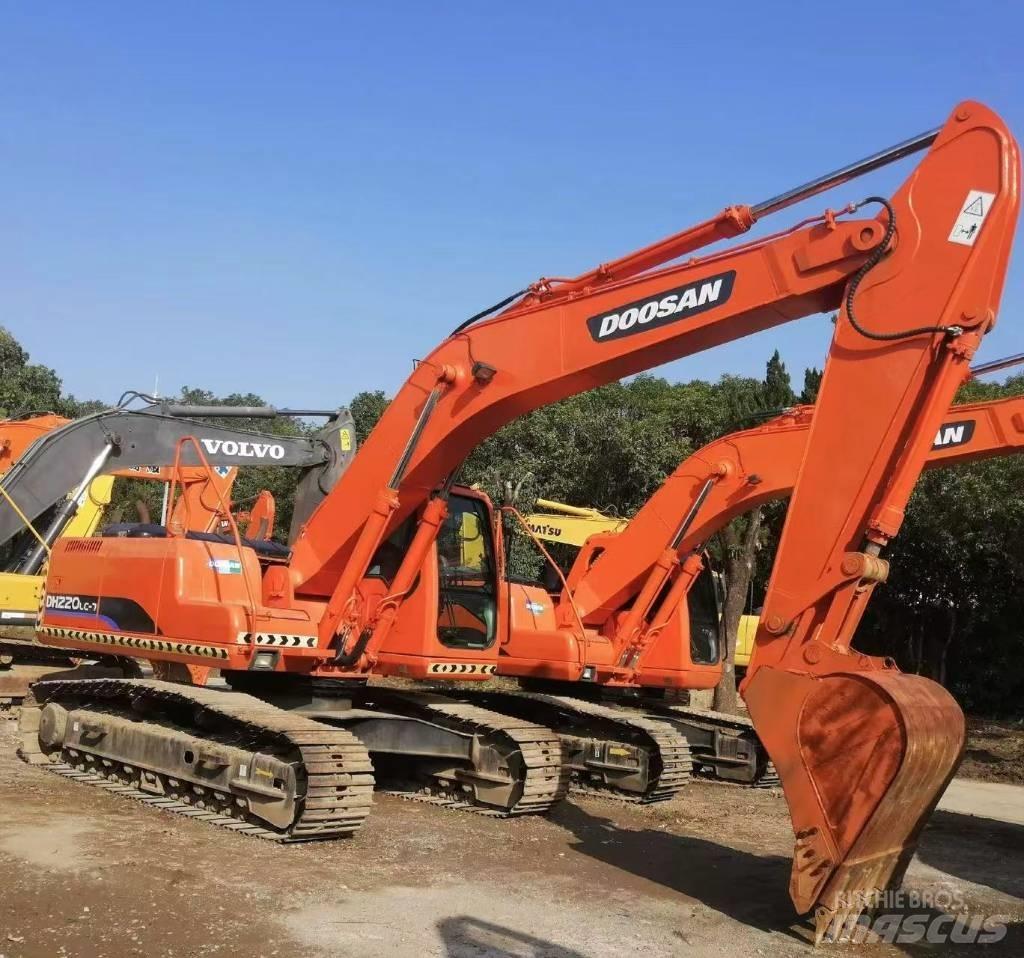 Doosan DH 220 대형 굴삭기 29톤 이상