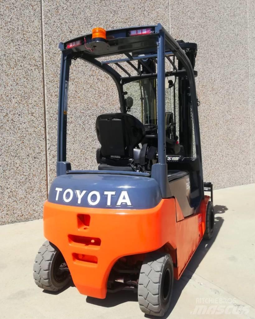 Toyota 8FBM20T 전동 지게차