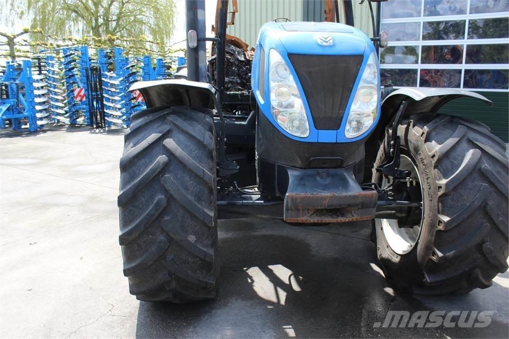 New Holland T7030 트랙터