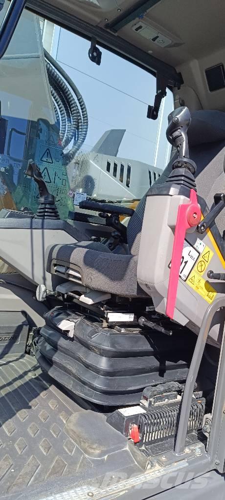 Volvo ECR235EL 대형 굴삭기 29톤 이상