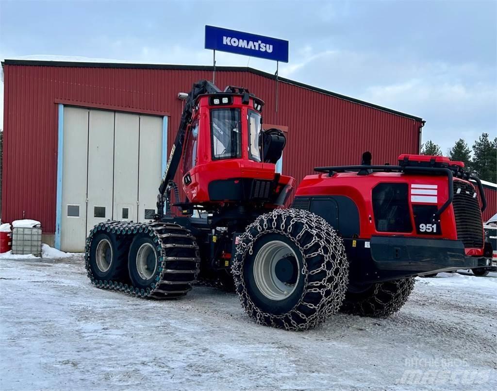 Komatsu 951 원목 하베스터