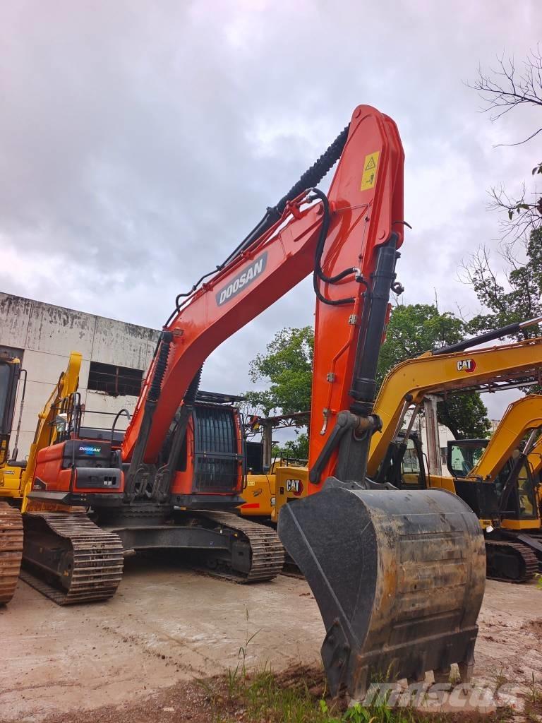 Doosan DX 300 LC 대형 굴삭기 29톤 이상