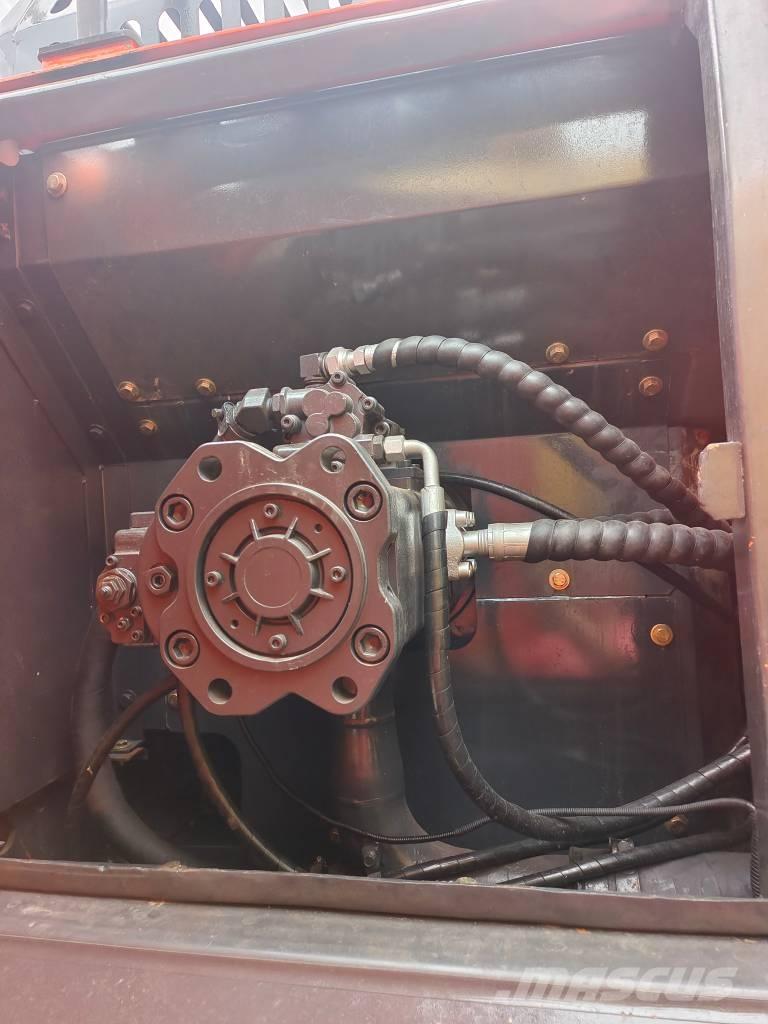 Doosan DX 300 LC 대형 굴삭기 29톤 이상