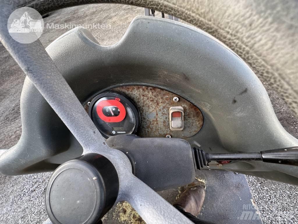 Neuson 1001 건설현장 덤프트럭