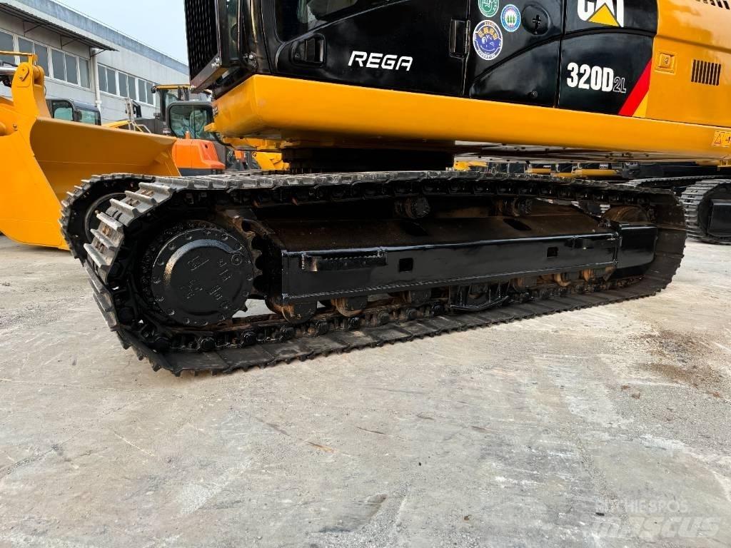 CAT 320D2 중형굴삭기 7톤-28톤