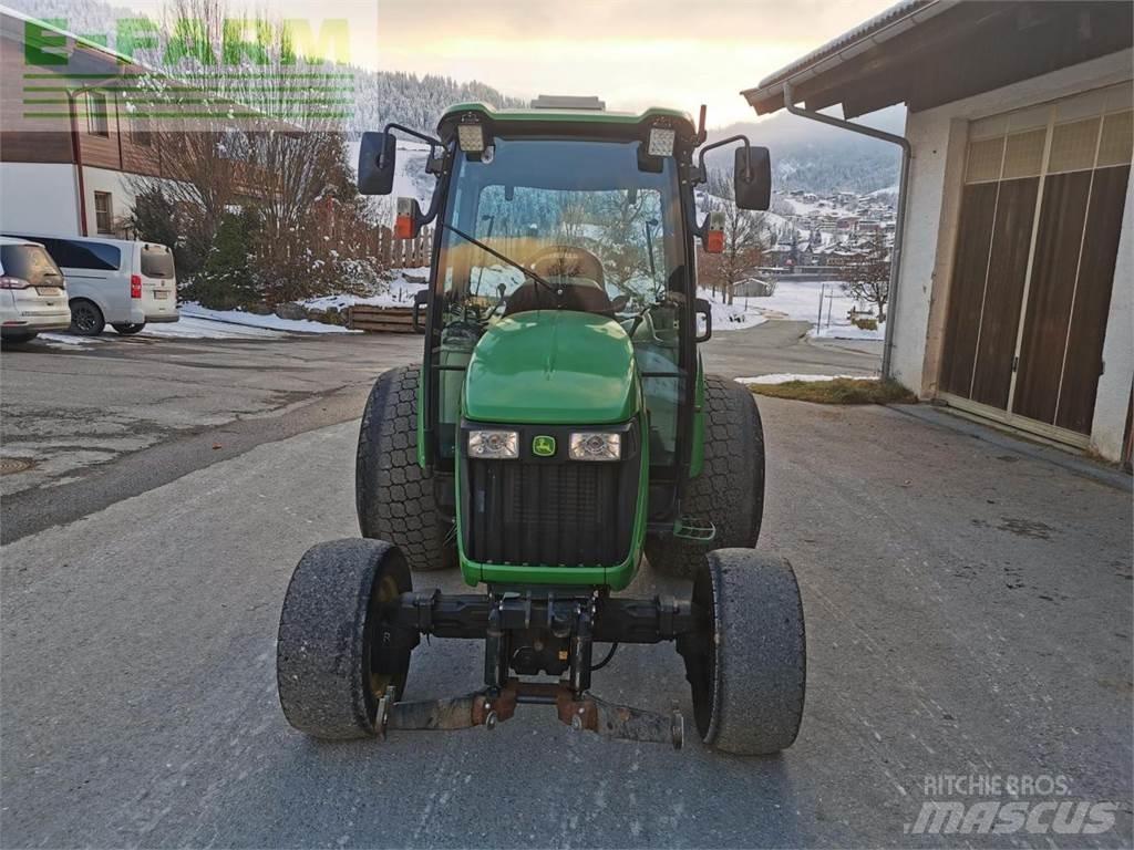 John Deere 4720 트랙터