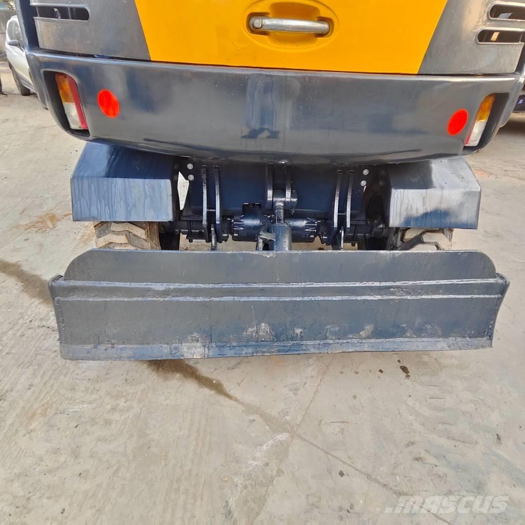 Hyundai R60W  휠 굴삭기